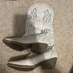 Sugar white cowgirl boots